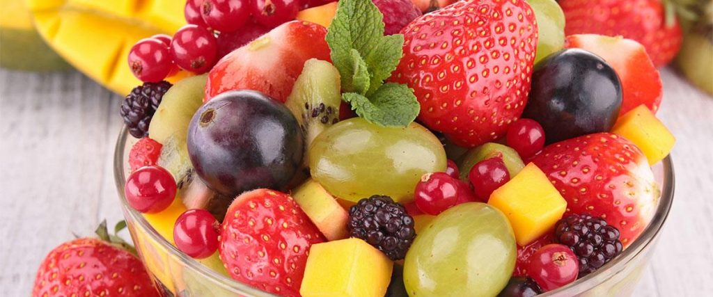 Child eat fruits : Ready fruits